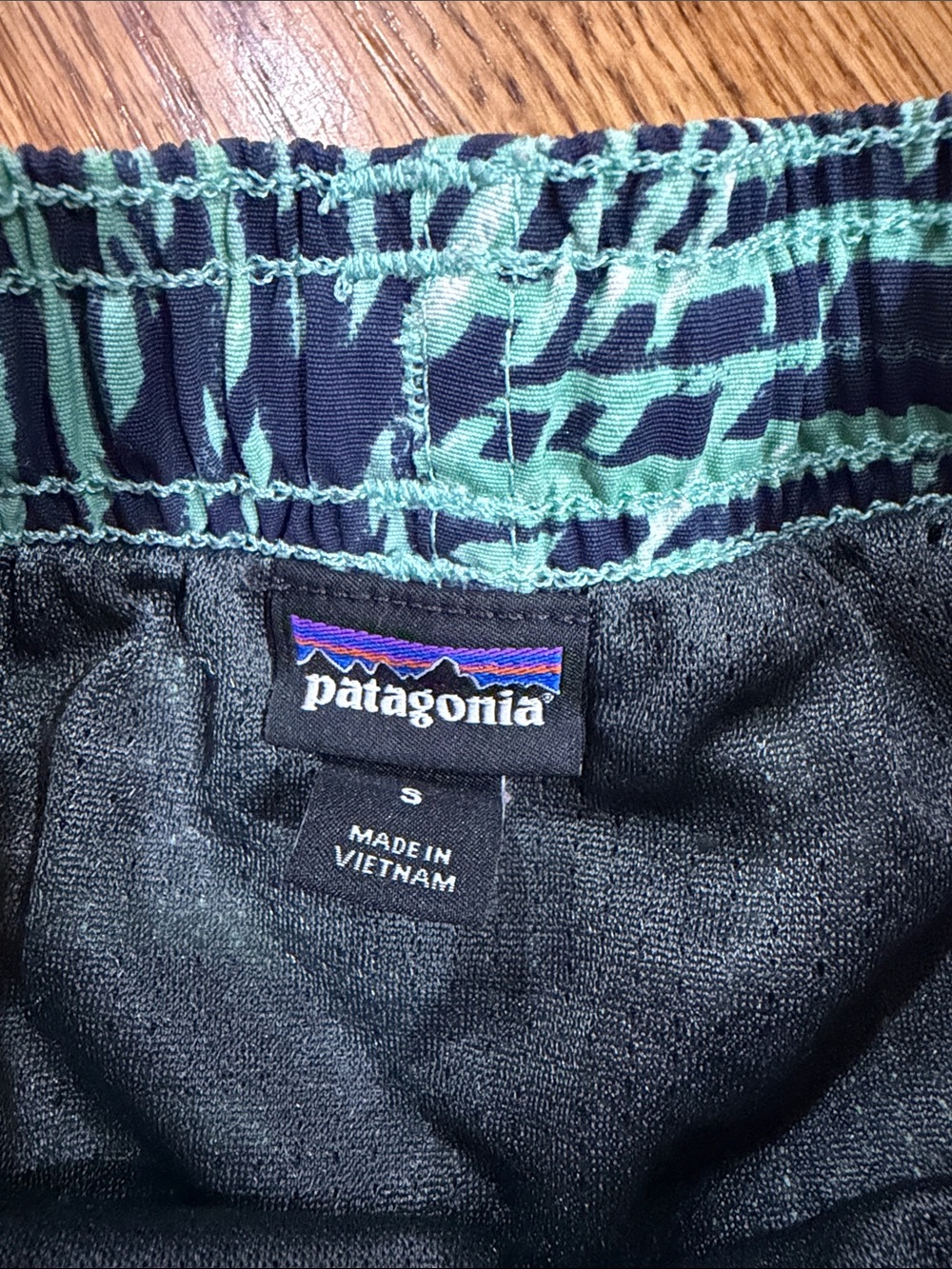 Boy’s Patagonia Swim Trunks. Size Small. Like New Condition. - Picture 6 of 11